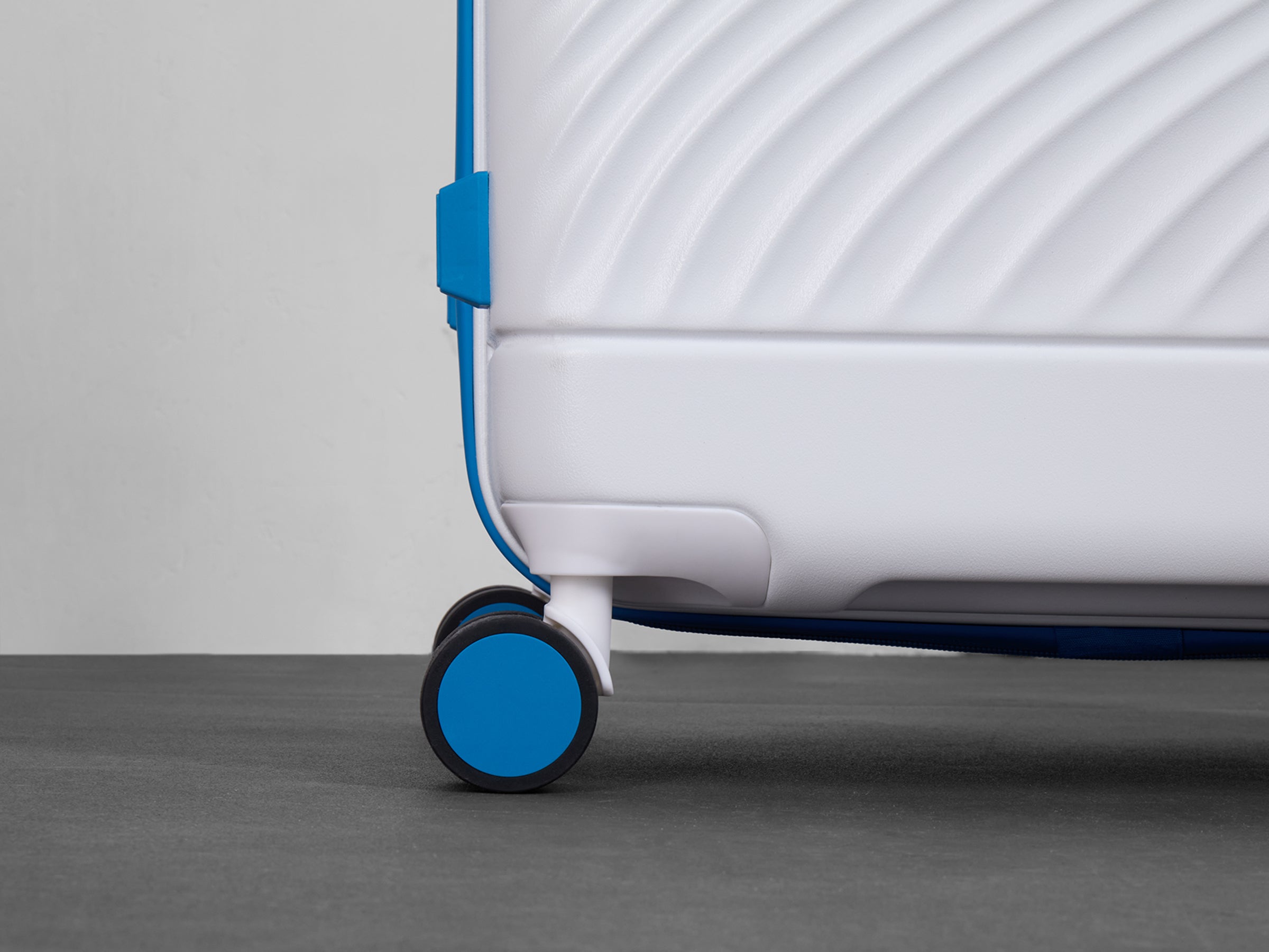 Brand New Official Love Island White & Blue Medium Suitcase - Personalised