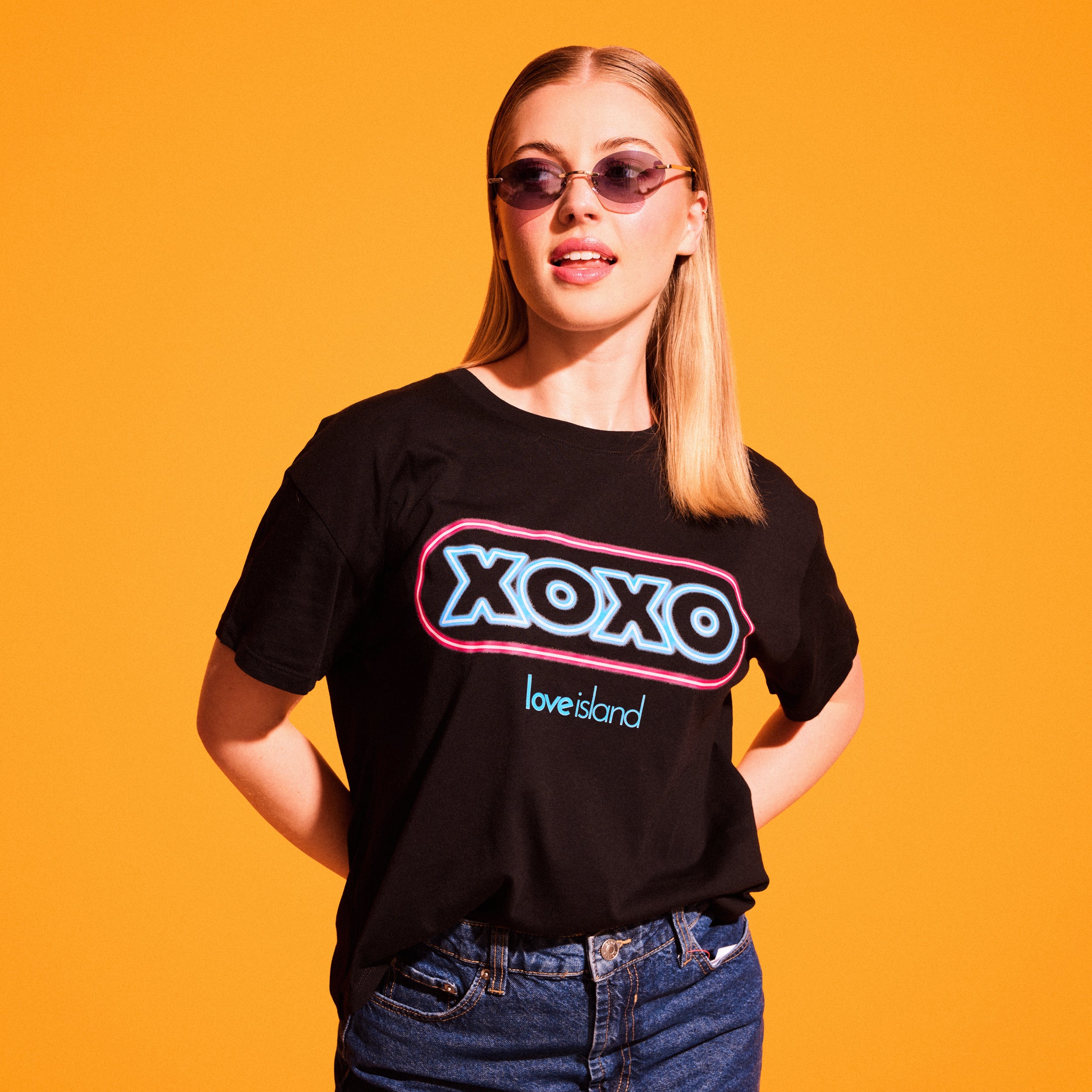 XOXO Black - Crop T-shirt
