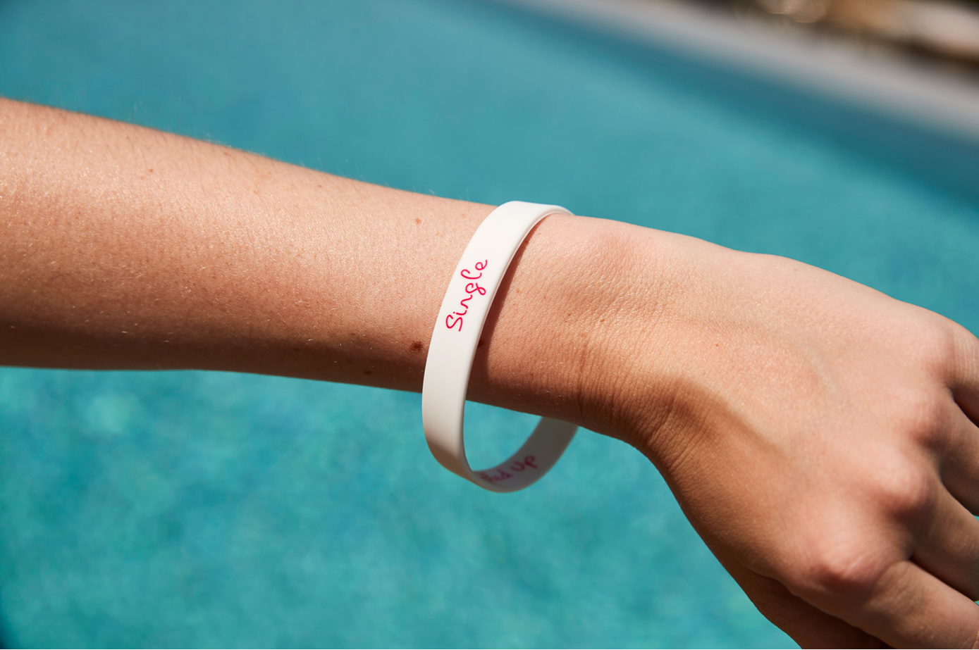 Official Love Island Reversible Wristband - Coupled Up/Single